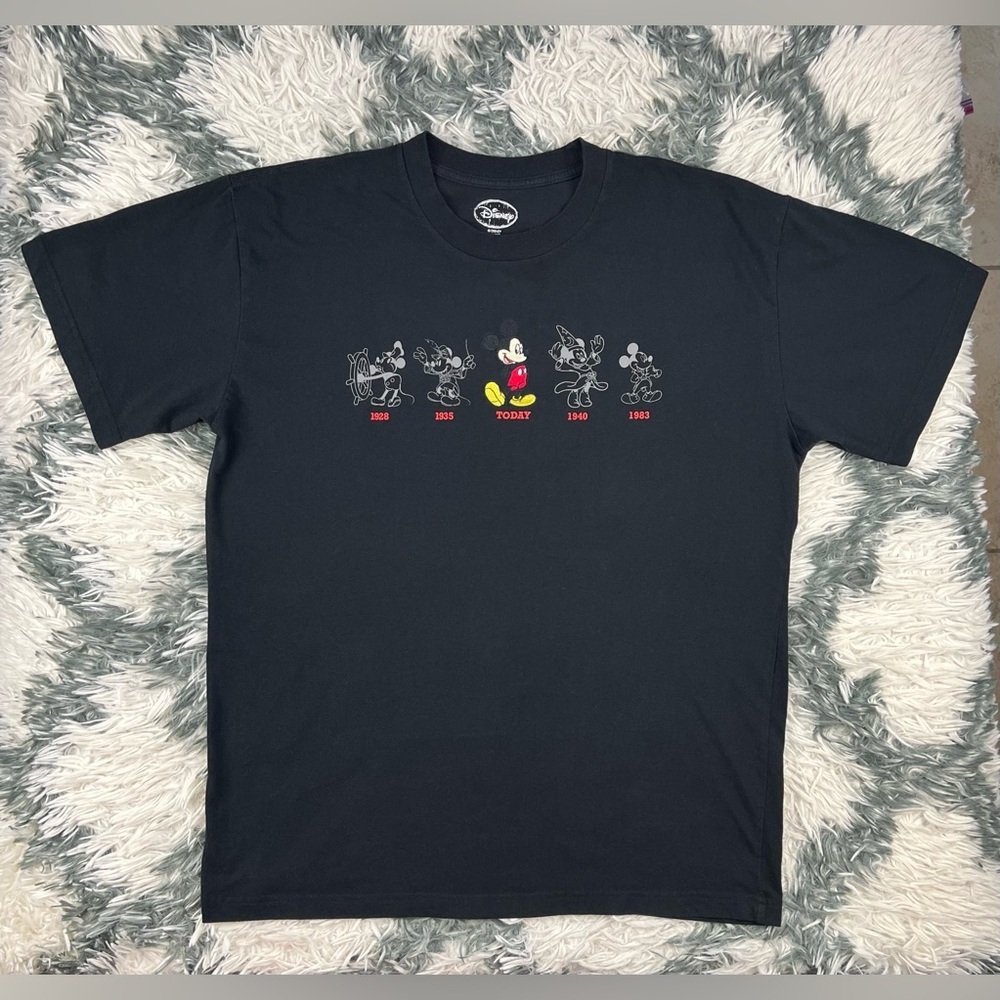Disney The Evolution Of Mickey Mouse 1928 - Today Men’s Black T-shirt Size XL